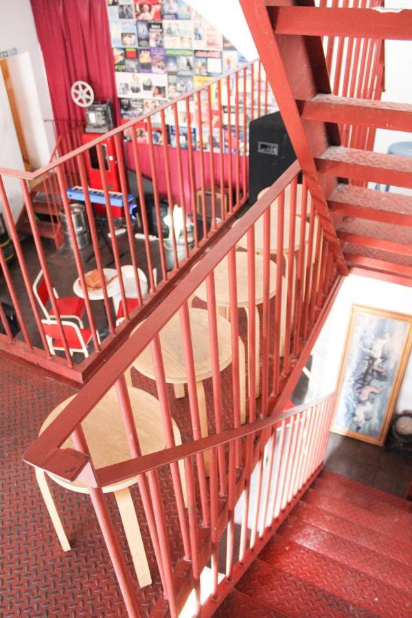 Alface Hall Hostel & Bar Lisboa Ngoại thất bức ảnh