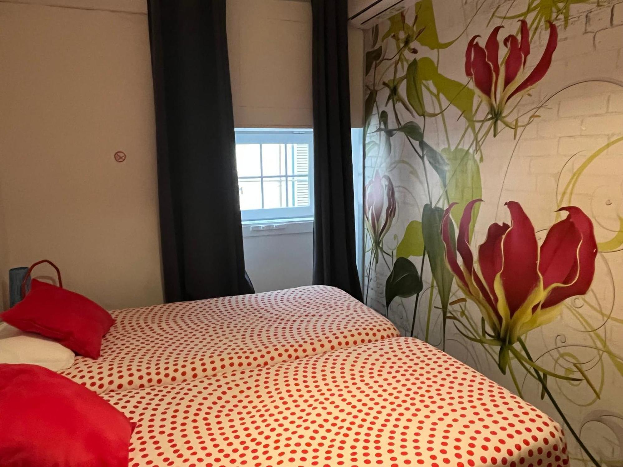 Alface Hall Hostel & Bar Lisboa Ngoại thất bức ảnh