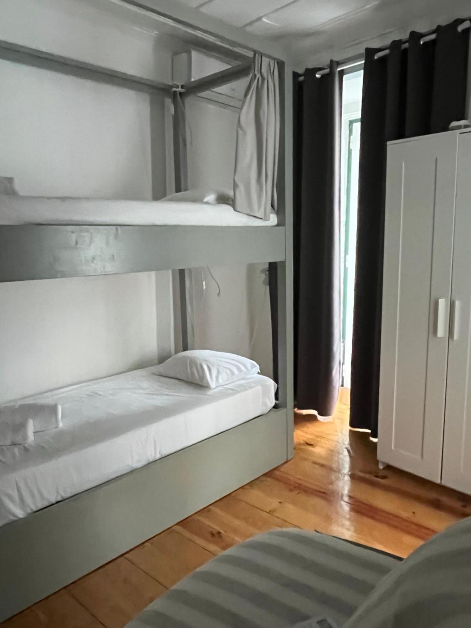 Alface Hall Hostel & Bar Lisboa Ngoại thất bức ảnh